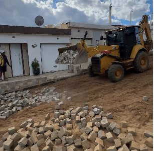 Prefeitura avança com obras de calçamento em ruas de Serra Talhada