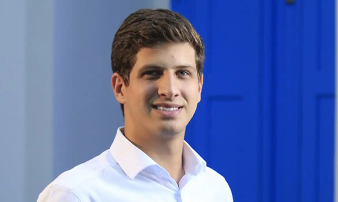 Nova Pesquisa - João Campos mantém liderança no 1º e 2 turnos para governo de PE