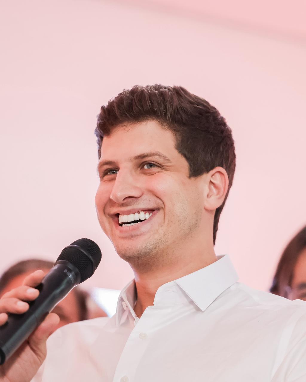 Mais uma pesquisa confirma favoritismo de João Campos para o Governo de Pernambuco